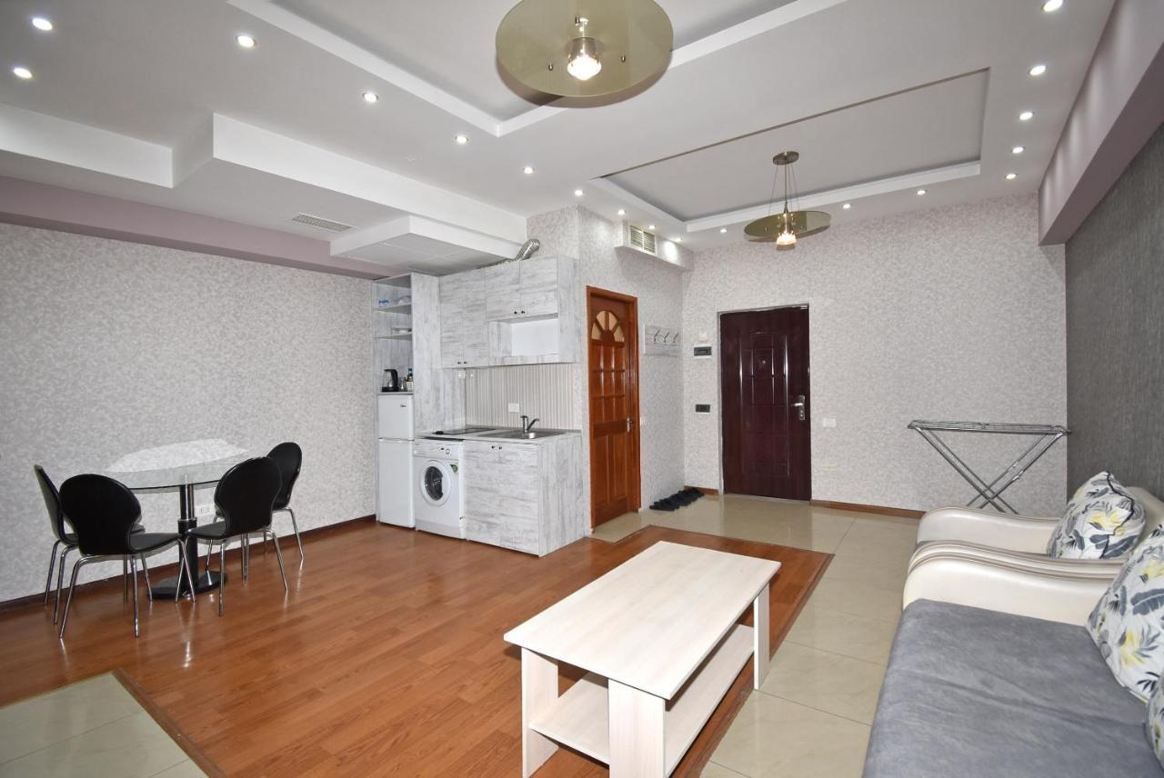 Armenak Apartment No 8, Abovyan Street Ереван Экстерьер фото