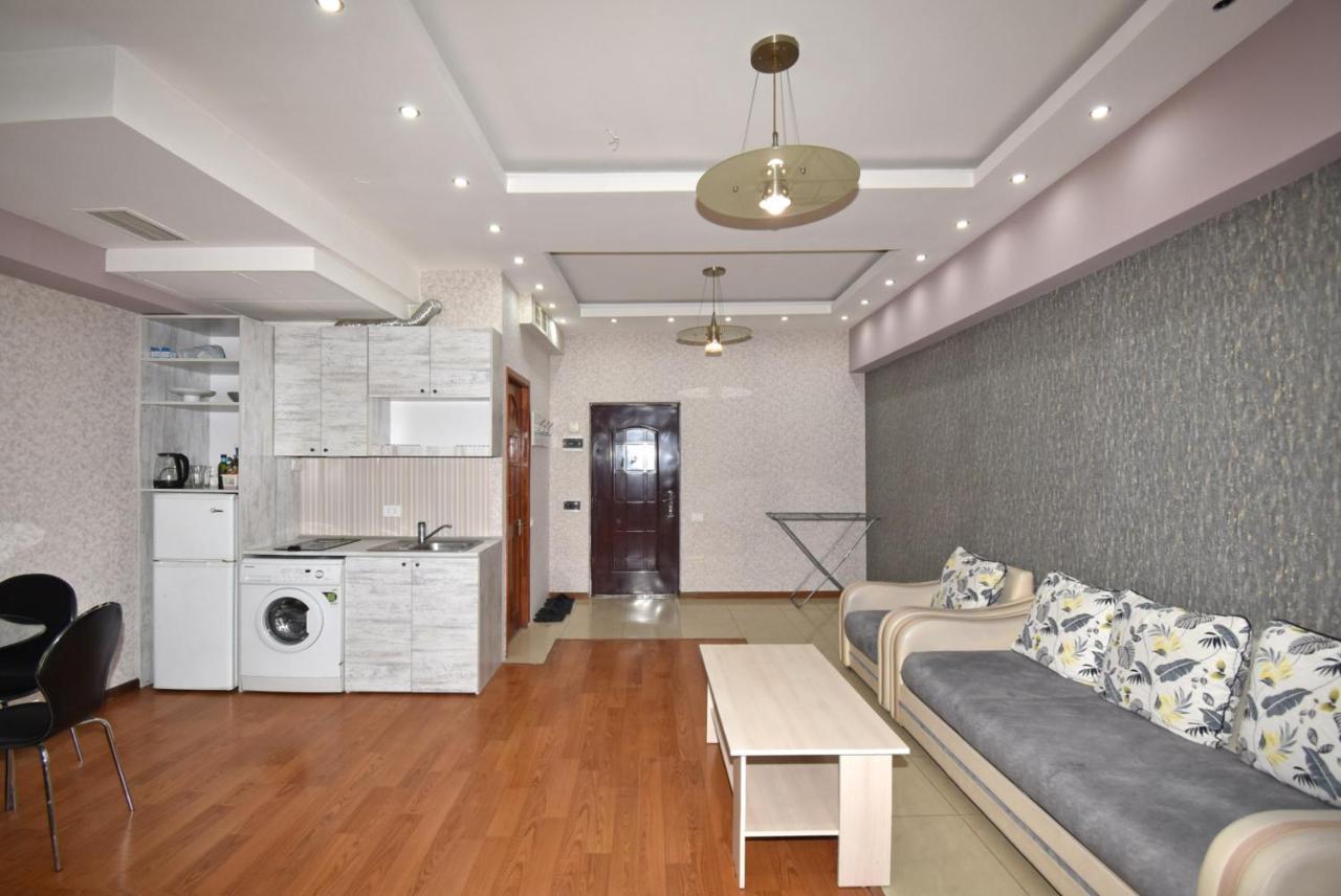 Armenak Apartment No 8, Abovyan Street Ереван Экстерьер фото