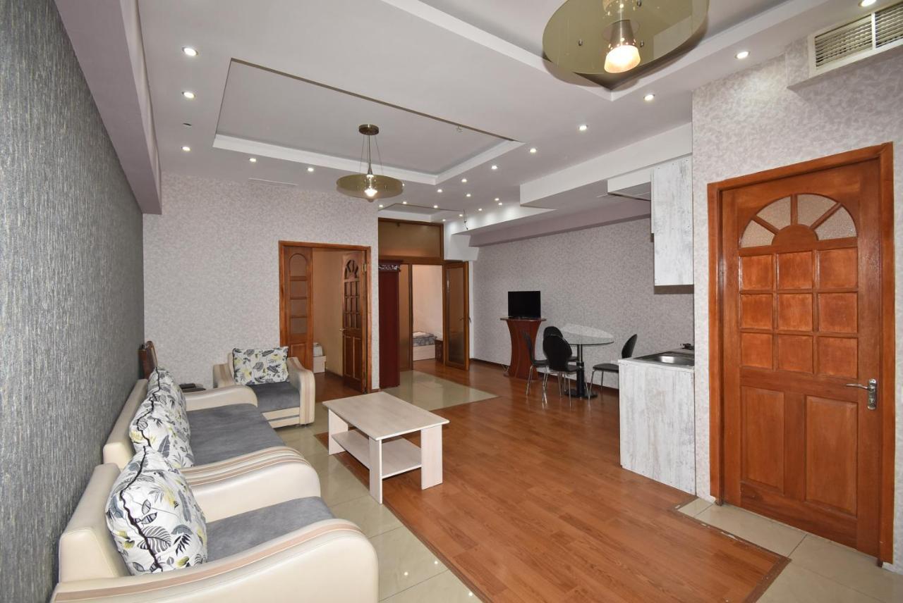 Armenak Apartment No 8, Abovyan Street Ереван Экстерьер фото