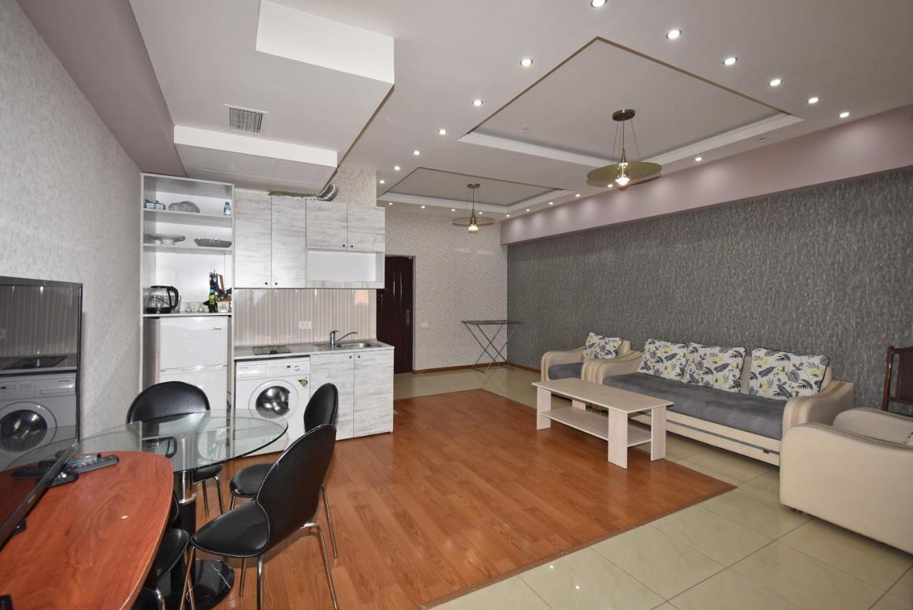 Armenak Apartment No 8, Abovyan Street Ереван Экстерьер фото