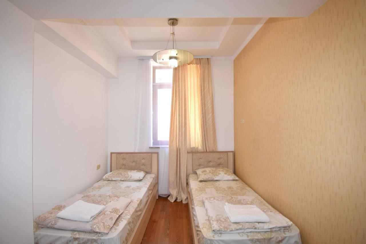 Armenak Apartment No 8, Abovyan Street Ереван Экстерьер фото